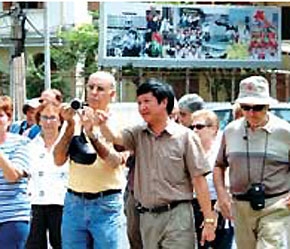 Trình độ ngoại ngữ của các hướng dẫn viên du lịch cũng là một vấn đề lớn.