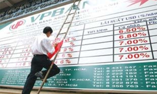 Lãi suất: Giảm đầu ra, không giảm đầu vào