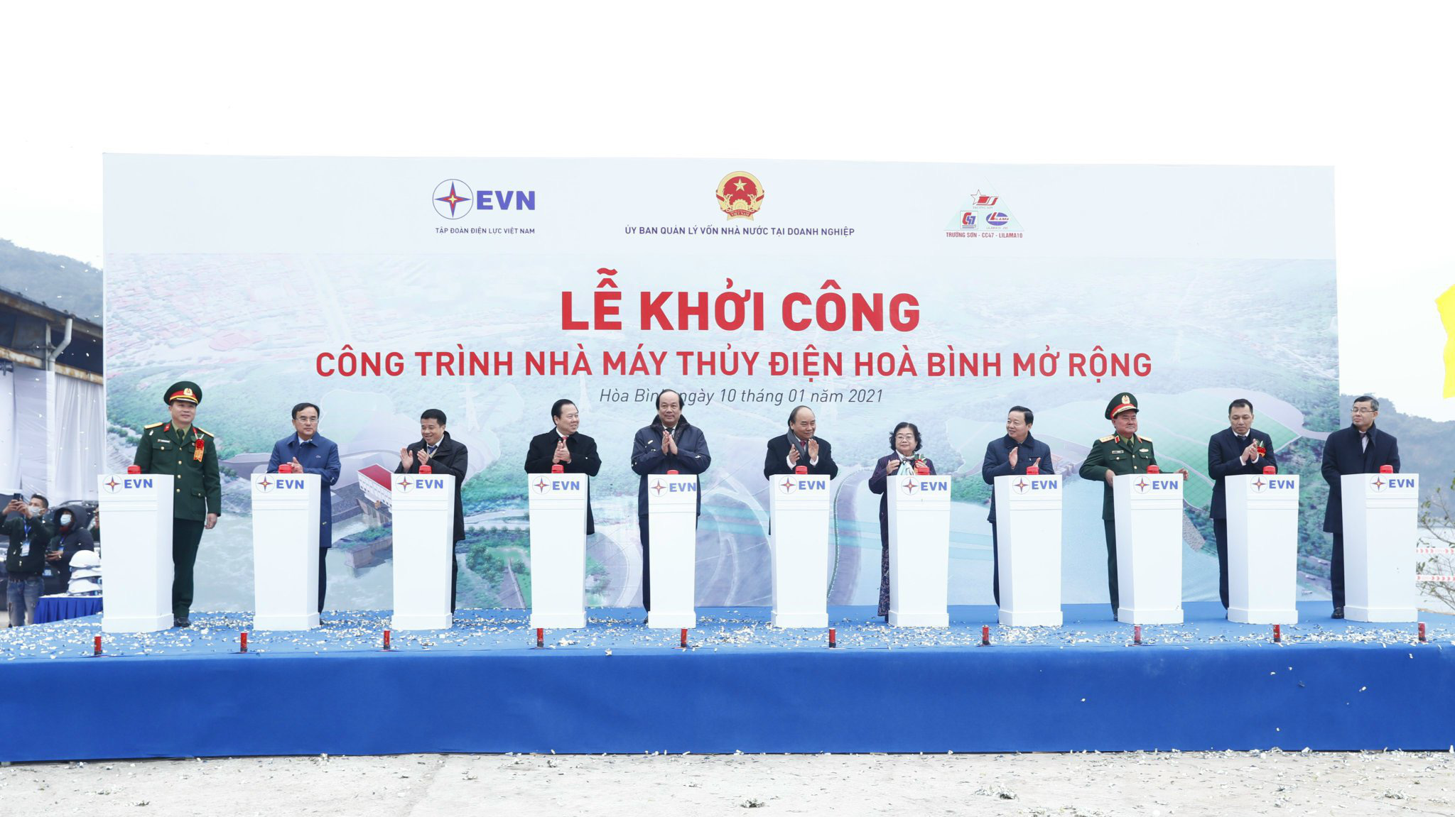 Thủ tướng Nguyễn Xuân Phúc tham dự lễ khởi công dự án nhà máy thuỷ  điện Hoà Bình mở rộng. 