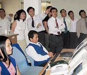 Với nhà đầu tư theo trường phái "tăng trưởng", P/E có thể được chấp nhận cao hơn nếu tốc độ tăng lợi nhuận (E) cao.