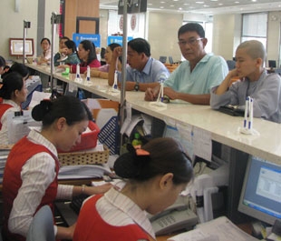 Giao dịch tại Sacombank.