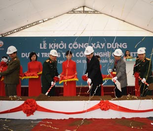 Lễ khởi công xây dựng Trung tâm Công nghệ cao Viettel - Ảnh: Đức Thọ.