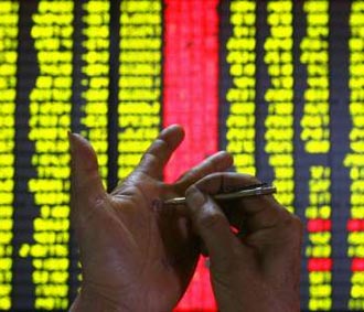 Triển vọng những ngày tới của thị trường chứng khoán thế giới vẫn là một dấu hỏi lớn - Ảnh: Reuters.