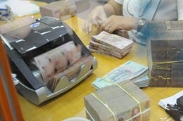 Lãi suất cơ bản vẫn áp dụng ở mức 8%/năm từ ngày 1/12/2009. Tỷ lệ dự trữ bắt buộc vẫn giữ nguyên các mức áp dụng từ ngày 1/1/2009 đến nay.