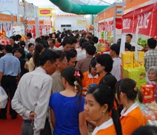 Các hội chợ hàng Thái Lan tại Việt Nam thường thu hút lượng khách khá đông đảo.