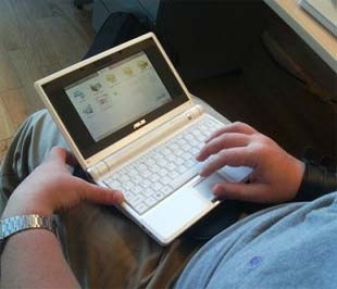 Bỏ ra một khoản tiền tương đối, nhưng những lợi ích mà netbook mang lại xem ra chưa thỏa đáng với giá thành mà chúng được bán.