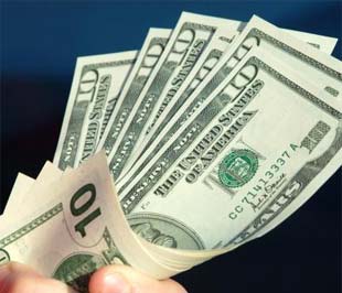 “Đây không phải là một cú sốc nguồn cung, cũng không phải là sự sụt giảm nhu cầu, mà là sự suy giảm mạnh của hoạt động tín dụng”, kinh tế gia trưởng Lin của WB nói.