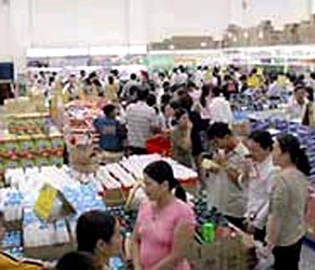 Cảnh mua bán nhộn nhịp tại Cửa khẩu Mộc Bài.