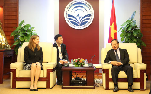 Bộ trưởng Bộ Thông tin và Truyền thông Trương Minh Tuấn làm việc với đại diện Facebook chiều 26/4, nhằm tìm ra giải pháp ngăn chặn, gỡ bỏ các thông tin xấu độc.