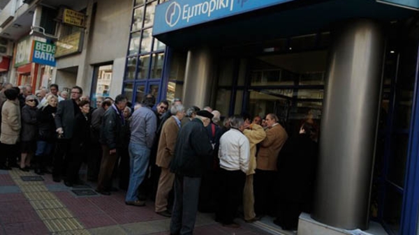 Ồ ạt bán tháo trái phiếu Chính phủ Hy Lạp