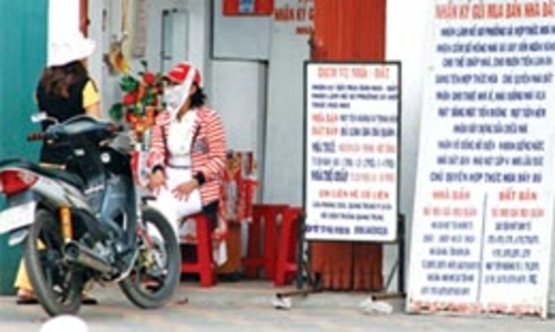 Nhà đất cuối năm: Người bán tung hàng, người mua ngoảnh mặt