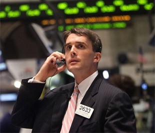 Dù biên độ tăng thấp nhưng đây vẫn là phiên thứ ba liên tiếp thị trường chứng khoán Mỹ lên điểm nhờ thông tin vĩ mô nâng đỡ - Ảnh: AP.