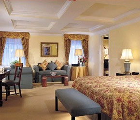 Phần lớn khách thuê phòng tại các khách sạn 5 sao là các thương gia, mang lại gần 40% tổng doanh thu của các khách sạn này.