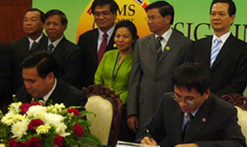 Lập liên doanh bảo hiểm đầu tiên tại nước ngoài