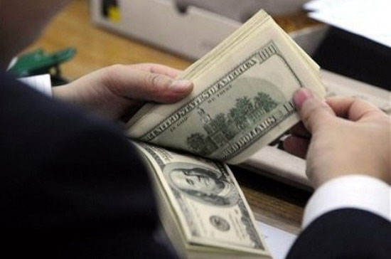 Vị thế của USD đang giảm dần - Ảnh: AP.
