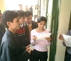 Thi tuyển lao động xuất khẩu đi Hàn Quốc.
