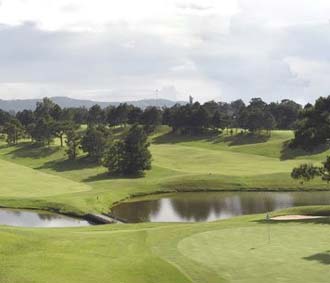 Chính phủ đang yêu cầu rà soát lại quy hoạch sân golf. Trong ảnh là sân golf trên đồi Cù tại thành phố Đà Lạt.