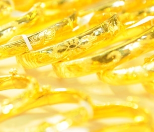 Trái với kỳ vọng của giới kinh doanh vàng, việc giá vàng liên tiếp lập kỷ lục hai lần trong tuần trước (vào các ngày 13/5 và 16/5) đã không hề dẫn tới hoạt động xả hàng ồ ạt của các nhà đầu tư - Ảnh: Quang Liên.