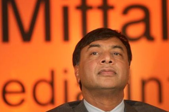 Năm nay 61 tuổi, Lakshmi Mittal là một trong những ông chủ mạnh tay thâu tóm doanh nghiệp nhất thế giới trong vòng 3 thập kỷ qua.
