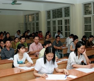 Tính đến tháng 8/2008, cả nước có 369 trường đại học, cao đẳng, trong đó có 160 trường đại học và 209 trường cao đẳng với quy mô hơn 1,6 triệu sinh viên, đạt 188 sinh viên/vạn dân.