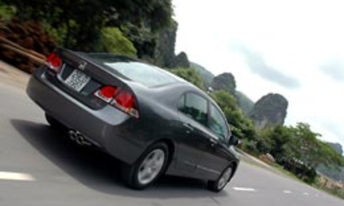 Khách hàng Việt Nam hài lòng nhất với hãng ôtô nào?