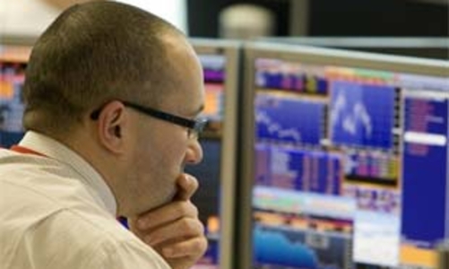 Giá vàng giảm thêm, giá USD “chợ đen” tăng nhiệt