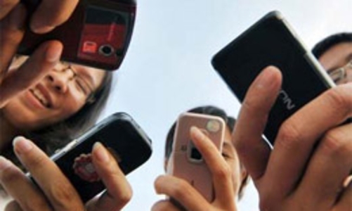 Thuê bao điện thoại mới: 9 di động mới có 1 cố định