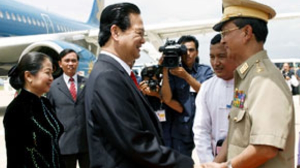 Thủ tướng Nguyễn Tấn Dũng thăm Myanmar và Singapore