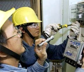 Nhu cầu điện trong những năm tới sẽ còn tăng mạnh - Ảnh: TT.