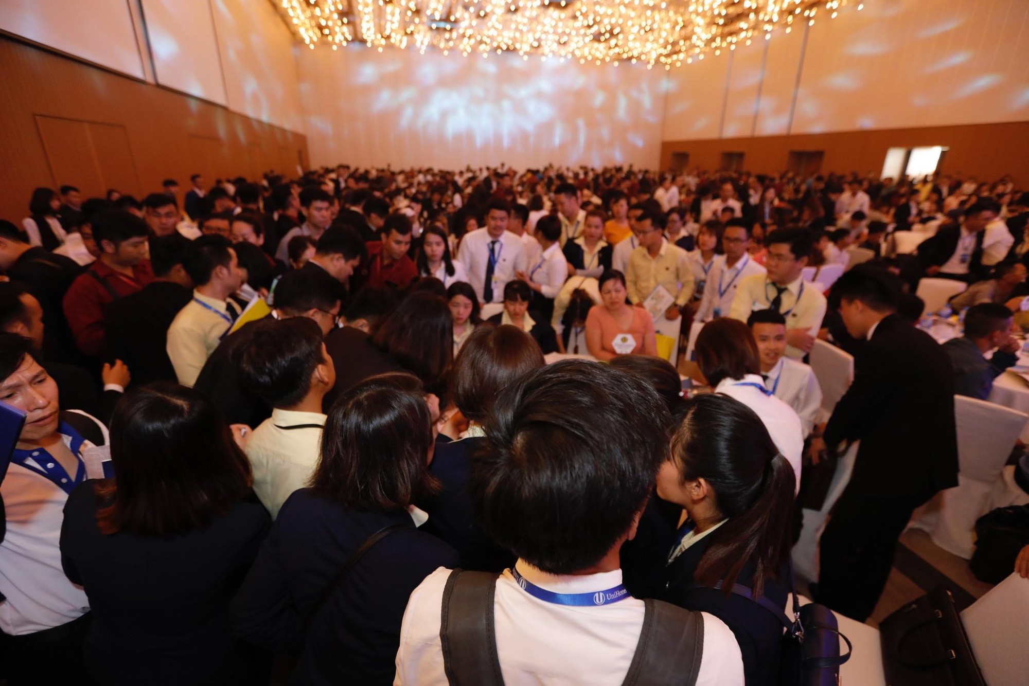 Cận cảnh tiến độ xây dựng của Vincom Plaza Dĩ An đầu tiên tại Bình Dương - Ảnh 5.