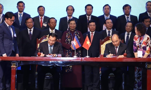 Việt Nam và Campuchia ký hai văn kiện quan trọng về cắm mốc biên giới