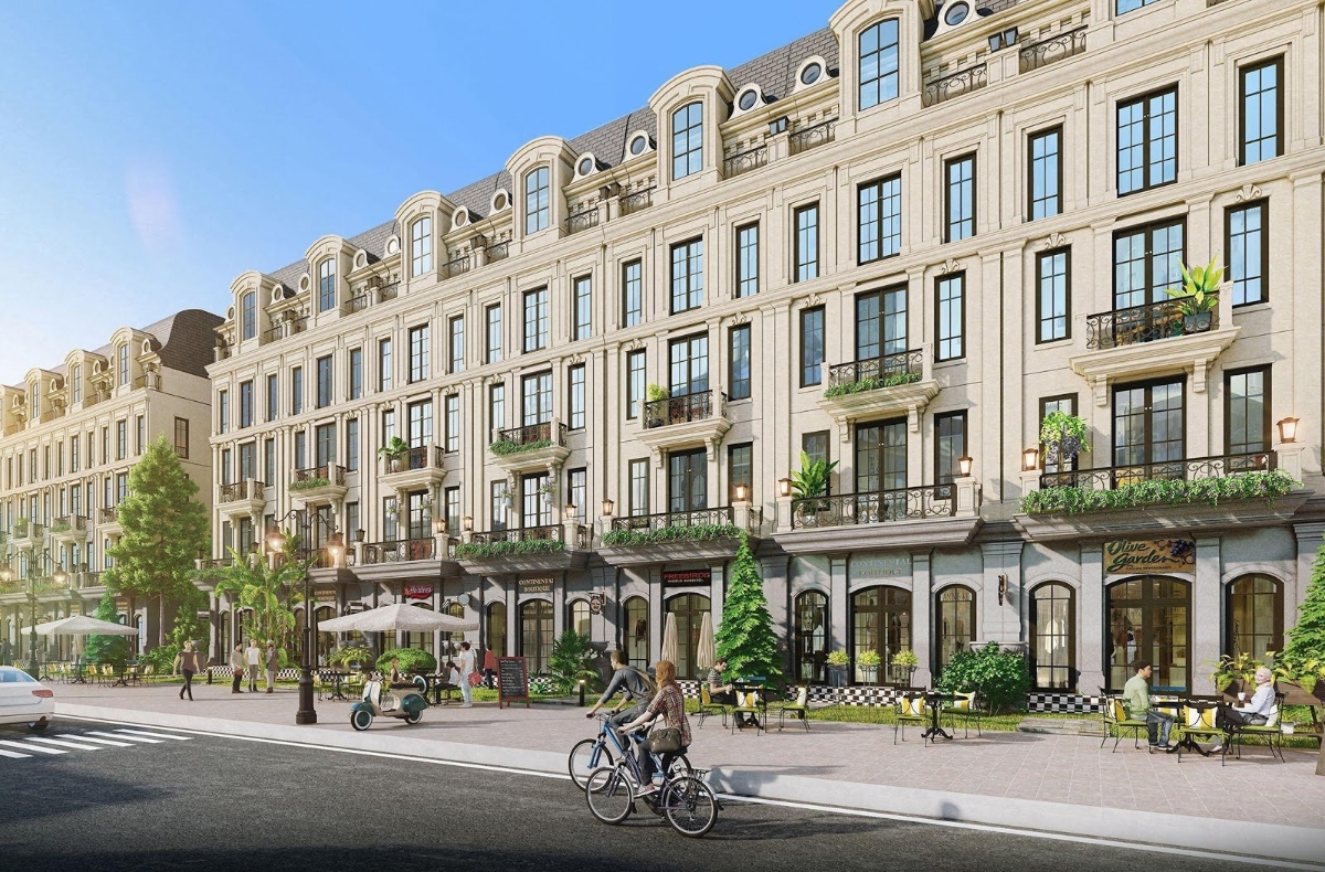 Những căn shophouse, shop villa với mặt tiền rộng, thoáng, mang đến trải nghiệm mua sắm dễ dàng cho du khách.