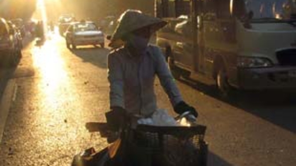 Làm gì để chặn suy giảm kinh tế?