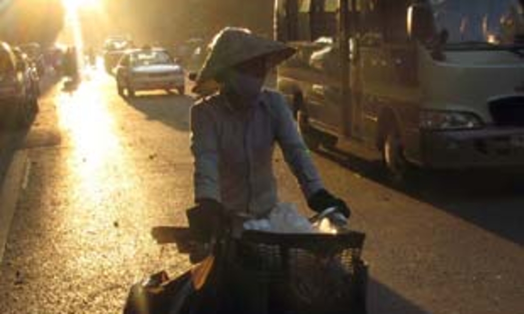 Cuộc khủng hoảng tài chính toàn cầu tiếp tục tác động tiêu cực không nhỏ đến kinh tế Việt Nam - Ảnh: Việt Tuấn.