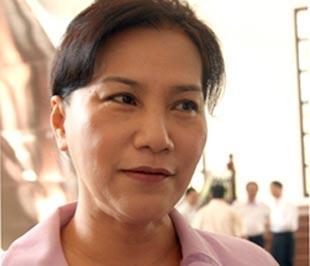 Bộ trưởng Kim Ngân trao đổi với báo chí - Ảnh: P.Thảo.
