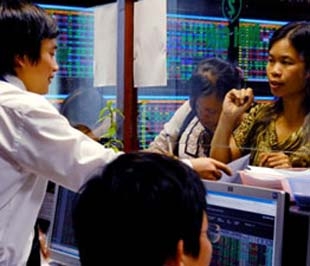 Trong thời gian bị đặt trong tình trạng kiểm soát đặc biệt, tổ chức kinh doanh chứng khoán bị kiểm soát đặc biệt không được lập thêm phòng giao dịch, chi nhánh, văn phòng đại diện, mở rộng địa bàn hoạt động, bổ sung nghiệp vụ kinh doanh chứng khoán.