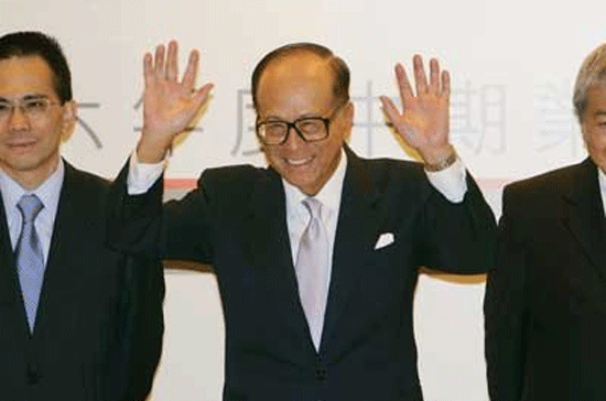 Tỷ phú Li Ka-shing - Chủ tịch tập đoàn Cheung Kong - tiếp tục giữ vững ngôi vị người giàu nhất Hồng Kông.
