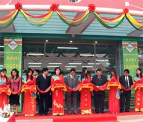 Một lễ khai trương siêu thị của Hapro.