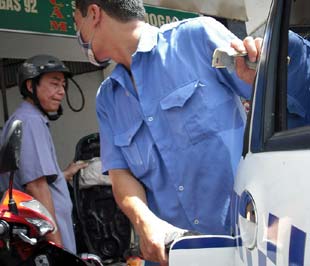 Sau những lần giảm nhỏ giọt, mức giảm lần này đã mạnh hơn.