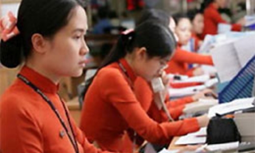 “Bỏ rơi” mô hình tập đoàn ngân hàng?