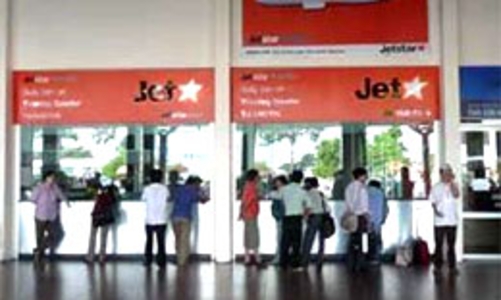 Jetstar Pacific phải tháo gỡ toàn bộ biển hiệu quảng cáo sai quy cách