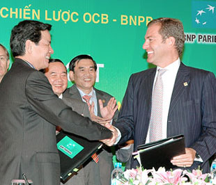 Ngày 26/8, đối tác chiến lược BNP Paribas và OCB đã có thỏa thuận nâng dần tỷ lệ sở hữu từ 10% lên 15%, xa hơn là 20% sau khi được Chính phủ cho phép.