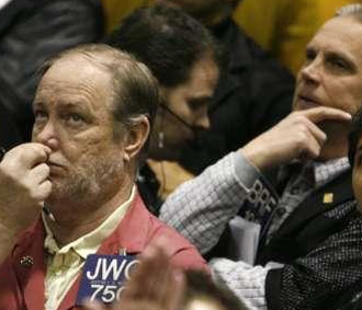 Chứng khoán Mỹ đồng loạt mất điểm bất chấp GDP quý 2/2008 đã tăng 1,9% so với cùng kỳ năm ngoái - Ảnh: CNBC.