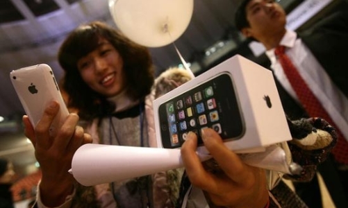 Apple “thêm dầu vào lửa” trong cuộc chiến với Nokia