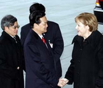 Thủ tướng Nguyễn Tấn Dũng gặp gỡ Thủ tướng Đức Angela Merkel, ngày 6/3, trong chuyến thăm chính thức CHLB Đức.