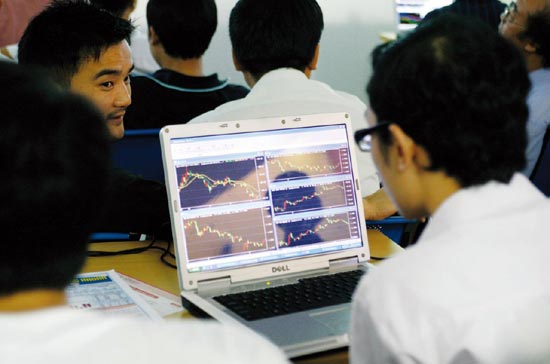 Gần như toàn bộ thời gian giao dịch của ngày hôm nay là hoạt động một chiều của bên bán - Ảnh: Quang Liên.