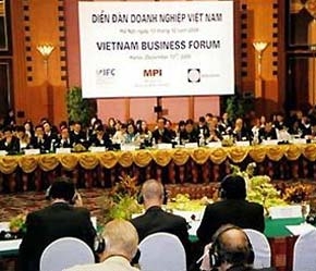 Diễn đàn Doanh nghiệp Việt Nam là sự kiện thường niên diễ ra trước thềm Hội nghị Nhóm tư vấn các Nhà tài trợ cho Việt Nam.
