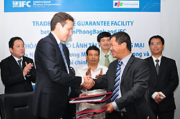 Lễ ký thỏa thuận hợp tác giữa TiênPhongBank với IFC.