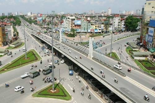 Cầu vượt Ngã tư Sở đã góp phần giải quyết nạn ùn tắc giao thông tại nút này.