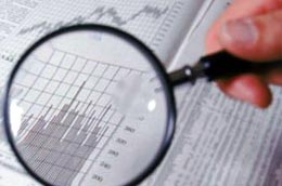 Không ít đơn vị, nhất là trong lĩnh vực xây dựng, hoạt động sản xuất kinh doanh chủ yếu nhờ vào vốn vay ngân hàng và vốn chiếm dụng, cơ cấu tài chính không hợp lý, dễ phát sinh rủi ro về cân đối dòng tiền, nợ phải trả cao gấp nhiều lần vốn chủ sở hữu…